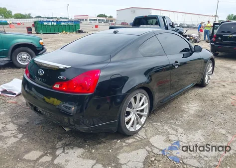 2010 Infiniti G37 Journey z USA, uszkodzony, nr VIN JN1CV6EK8AM104308